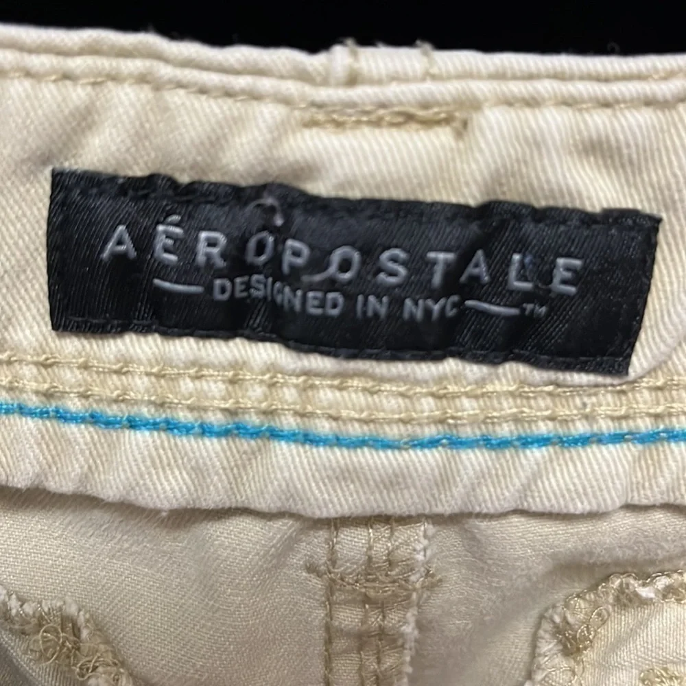 𝅺AEROPOSTALE- tan cargo shorts